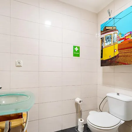 Whome Experience Like A Local In Alfama * Лиссабон